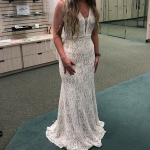 David’s Bridal Lace Wedding Dress